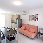 I Larici-6 By Interhome דירה דונה ורדה